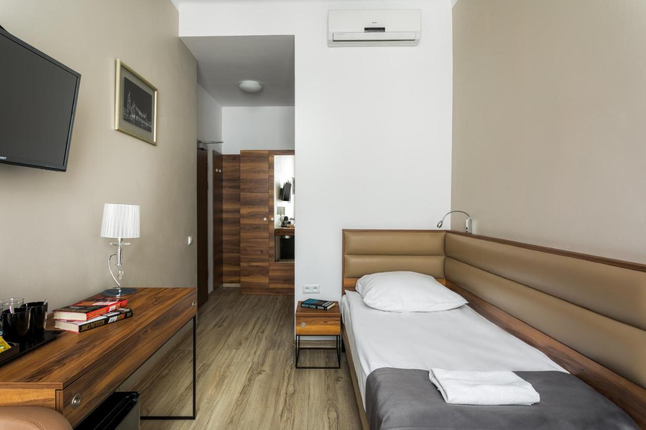 G12 Aparthotel Краков Экстерьер фото