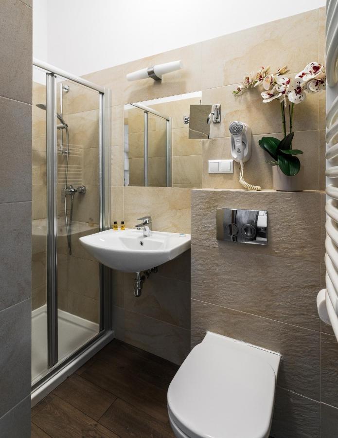 G12 Aparthotel Краков Экстерьер фото